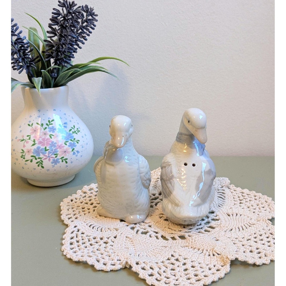 Vintage Goose Salt and Pepper Shakers Made in Taiwan | Farmhouse Goose Pair